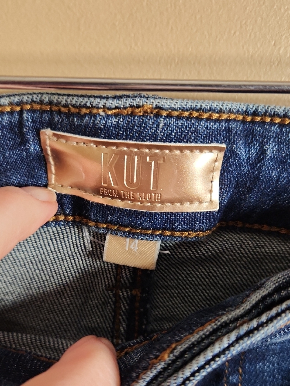 KUT from the Kloth Women's Catherine Boyfriend Short. Size 14. NWT - Picture 2 of 4